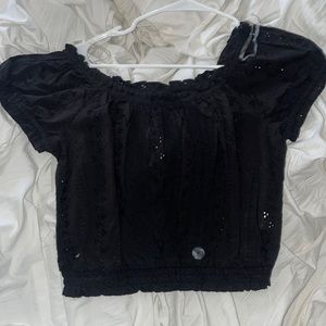 Size Medium Aéropostale cropped tee - black